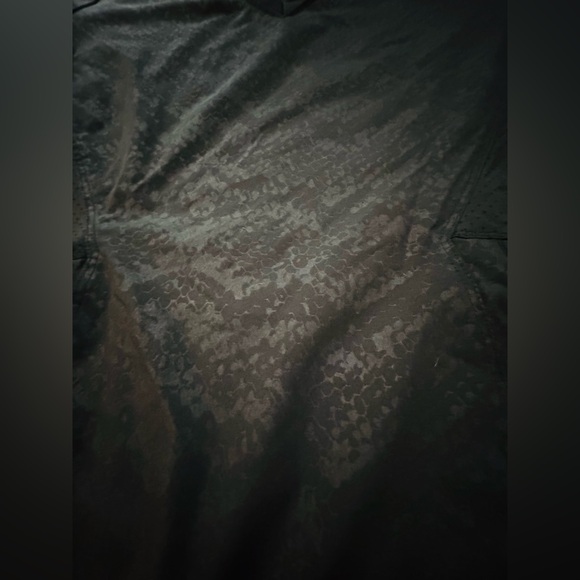 Barco One - Embrace Snake print scrub top - Picture 5 of 10